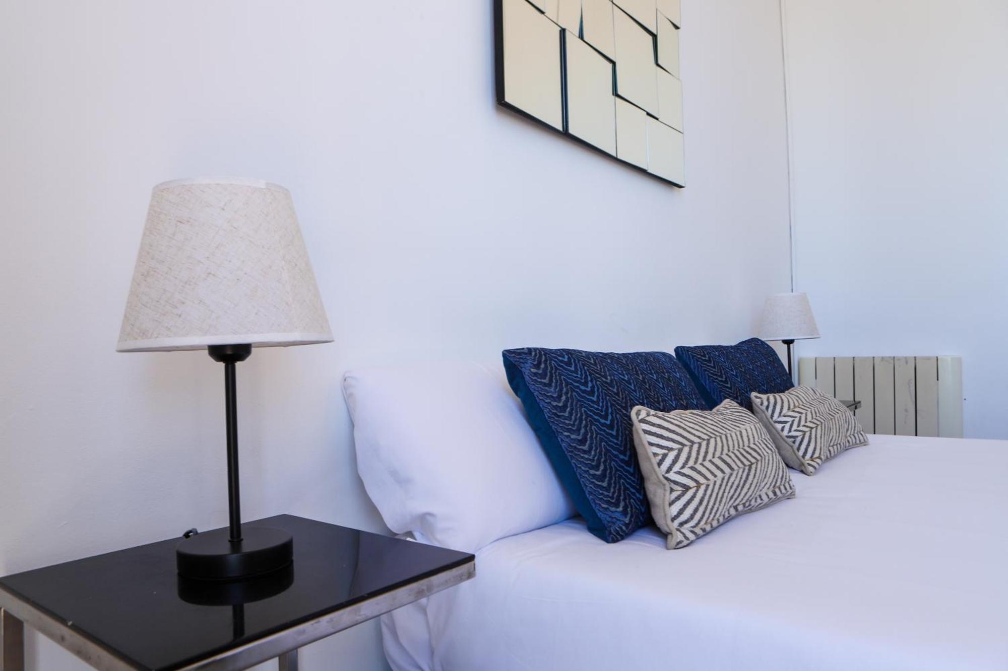 Luxury - Malvarrosa Valence